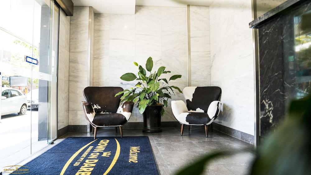 Crown On Darby Newcastle Aparthotel Buitenkant foto