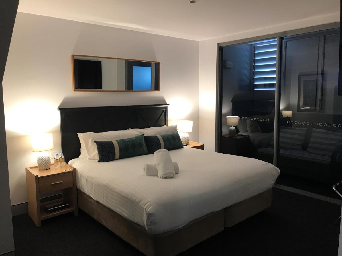 Crown On Darby Newcastle Aparthotel Buitenkant foto