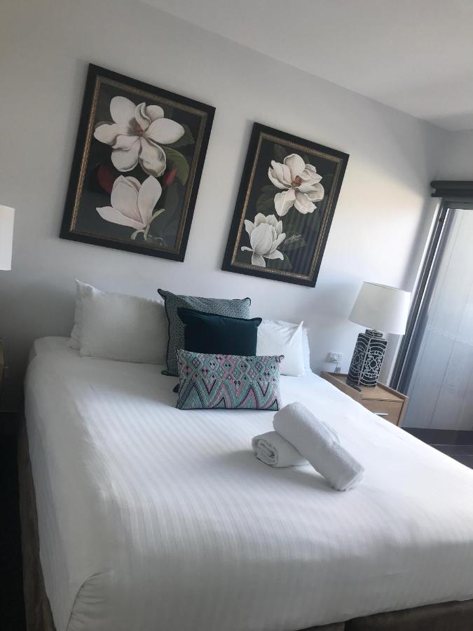 Crown On Darby Newcastle Aparthotel Buitenkant foto