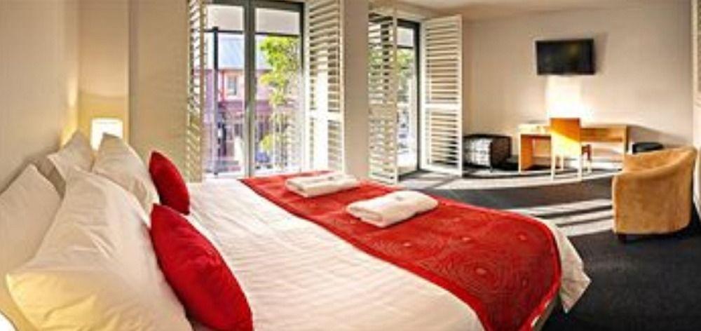 Crown On Darby Newcastle Aparthotel Buitenkant foto