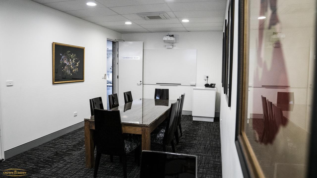 Crown On Darby Newcastle Aparthotel Buitenkant foto